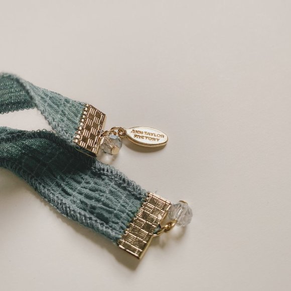 Ann Taylor Factory Boho Chunky Beige Tan Beaded Pastel Teal Ribbon Tie Necklace - Picture 10 of 12